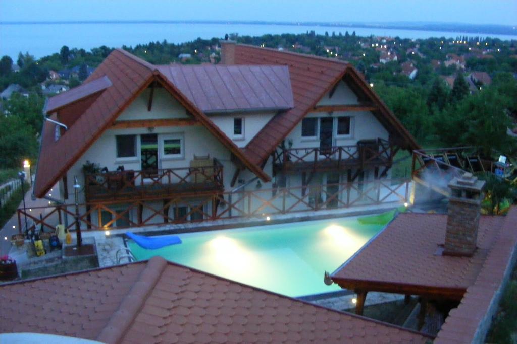 Holidaysport Haus Balatongyörök Extérieur photo