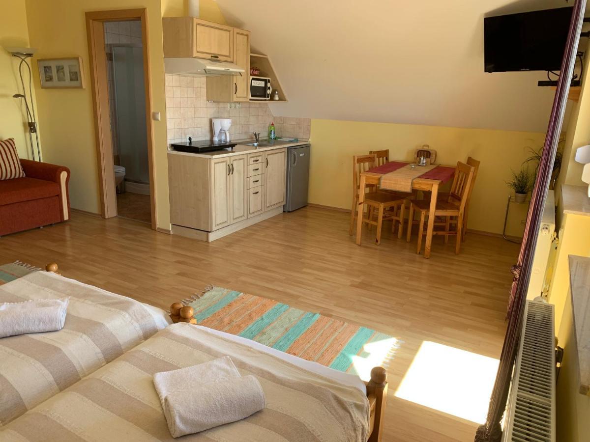 Holidaysport Haus Balatongyörök Extérieur photo
