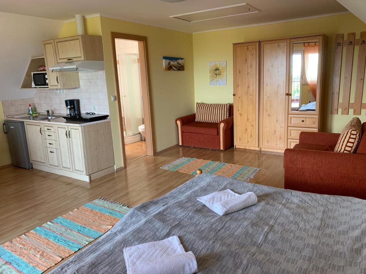 Holidaysport Haus Balatongyörök Extérieur photo