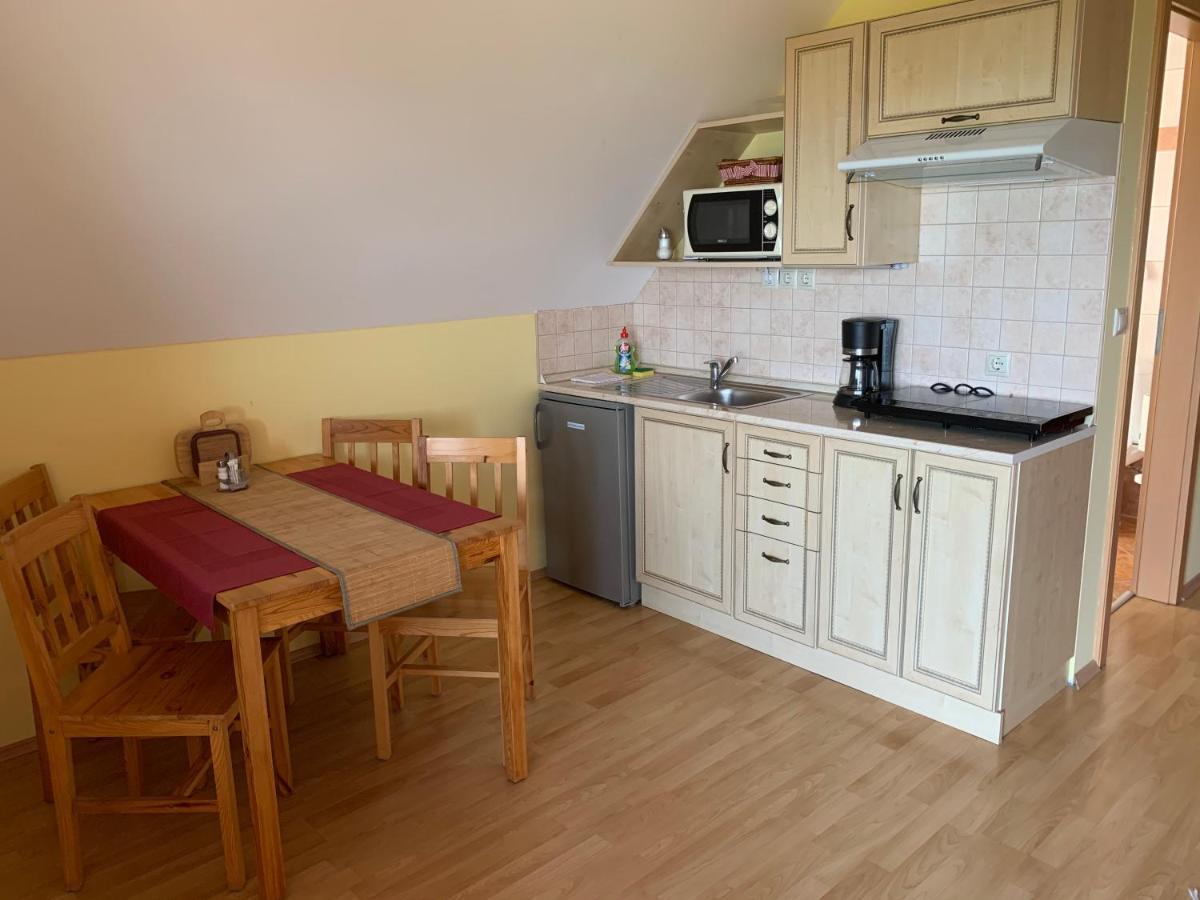 Holidaysport Haus Balatongyörök Extérieur photo